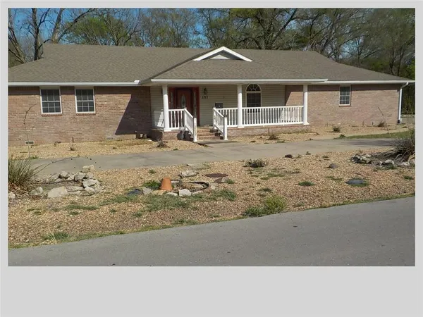 $325,000 | 603 Cheyenne Street, Coffeyville, KS 67337