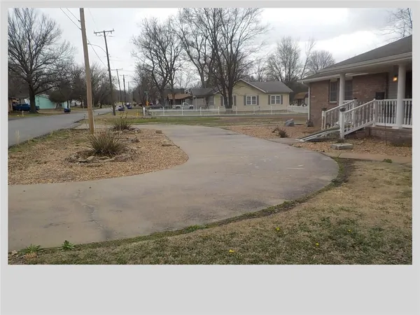 $325,000 | 603 Cheyenne Street, Coffeyville, KS 67337