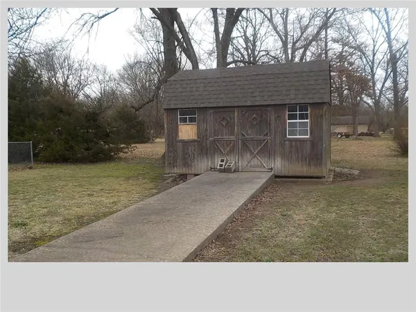 $325,000 | 603 Cheyenne Street, Coffeyville, KS 67337