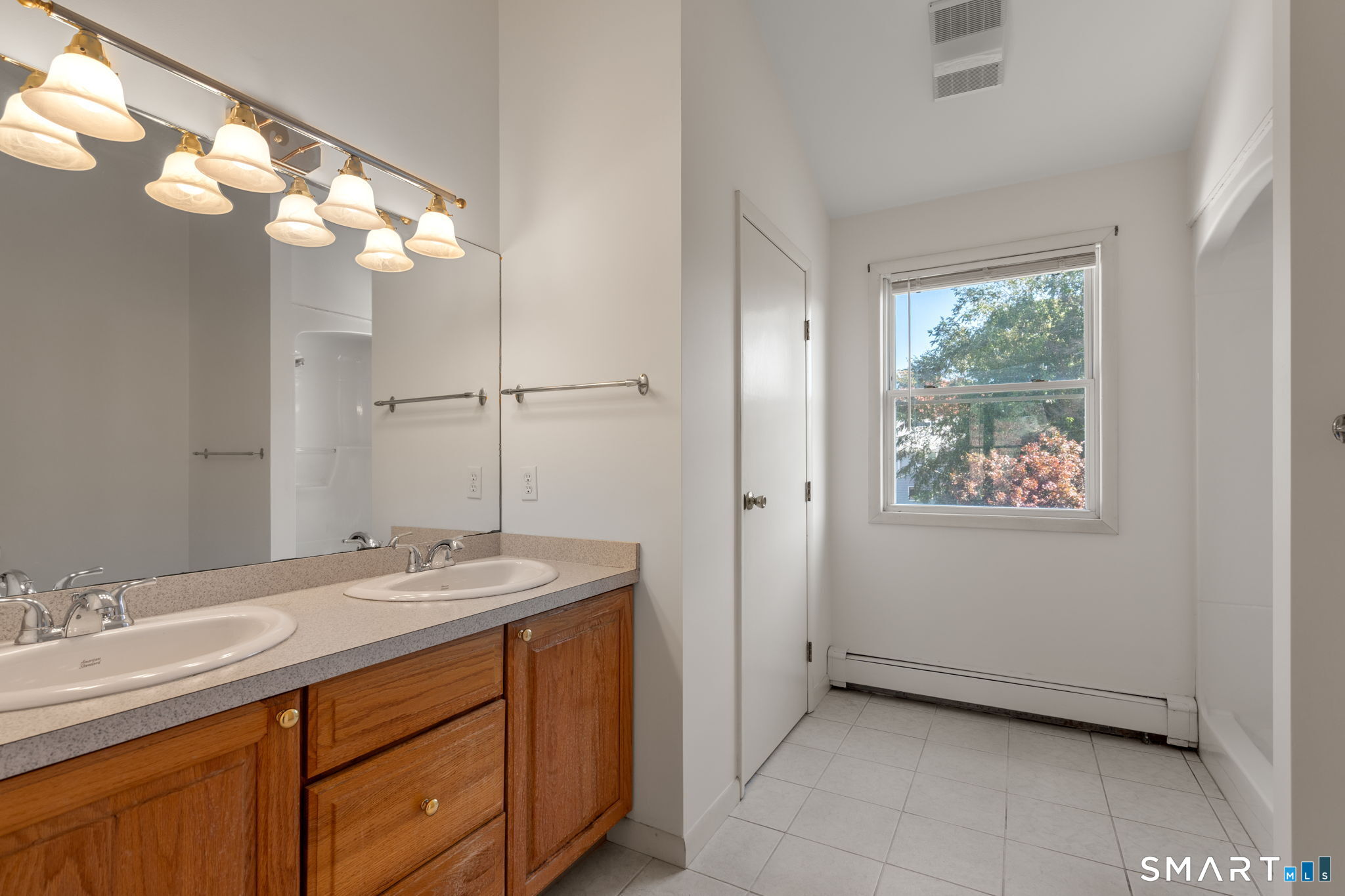 38 Milandale Road Fairfield, CT 06824 - Photo 28 of 36 Primary bathroom