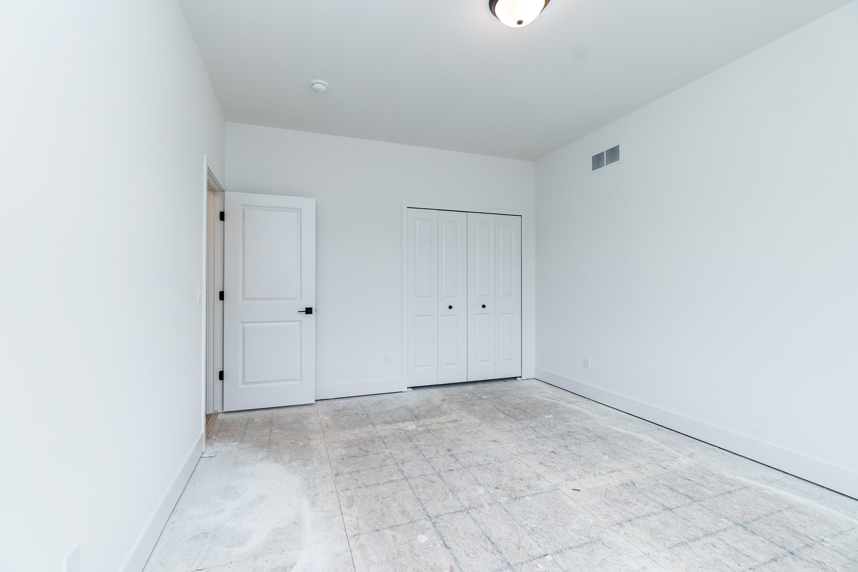 19342 Newburgh Road Livonia, MI 48152 - Photo 15 of 40 019_37