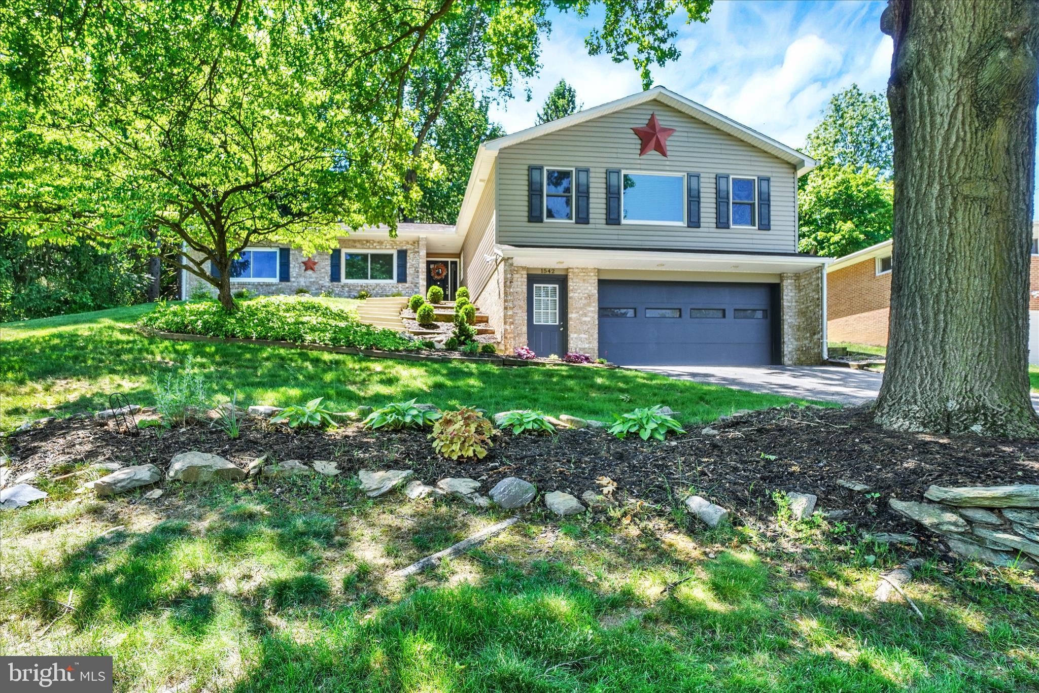 1542 Bonbar Road York, PA 17403 - Photo 2 of 33