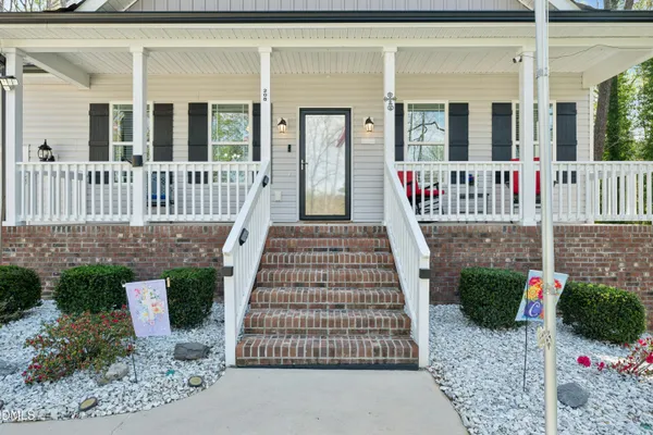 $370,000 | 208 Edgewood Drive, Louisburg, NC 27549