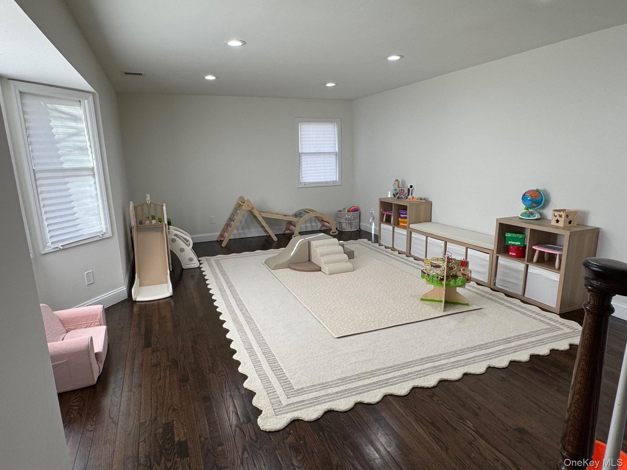 43 West Shore Road Oakdale, NY 11769 - Photo 8 of 17