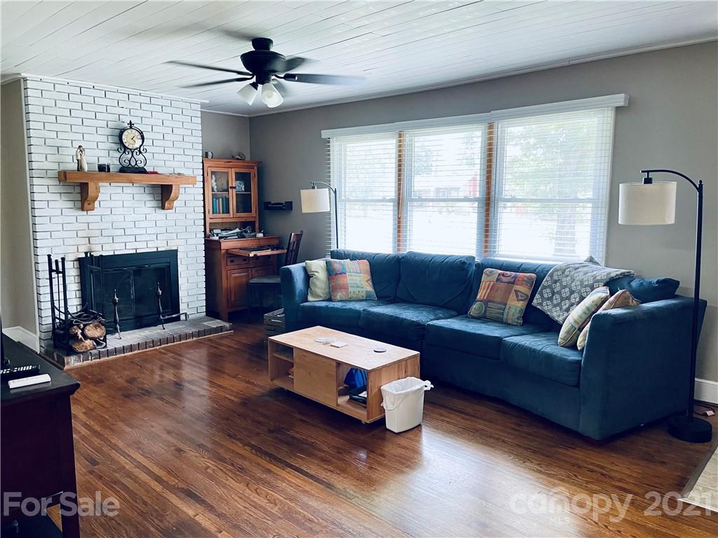 6601 Simpson Road Charlotte, NC 28216 - Photo 3 of 20 Gallery Image 3