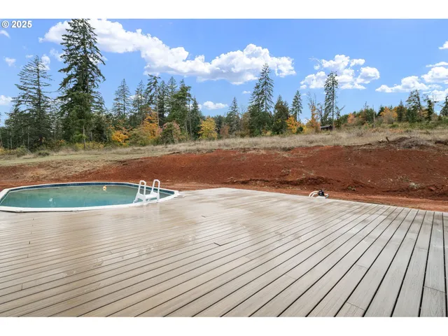 a view of an outdoor space with seating area