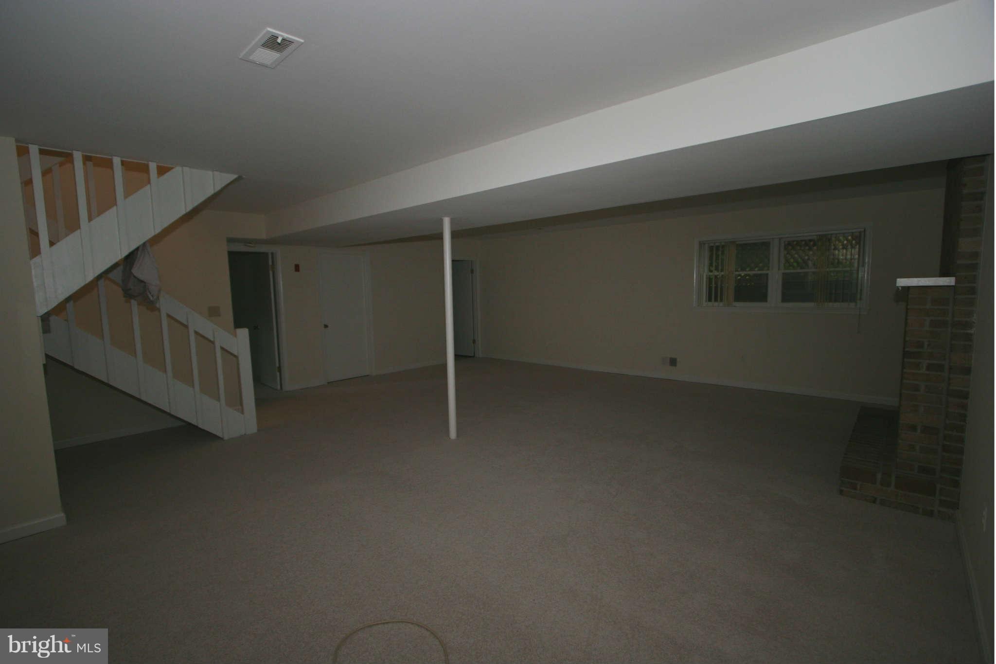 2941 Pinewick Road Ellicott City, MD 21042 - Photo 14 of 30 Family Room