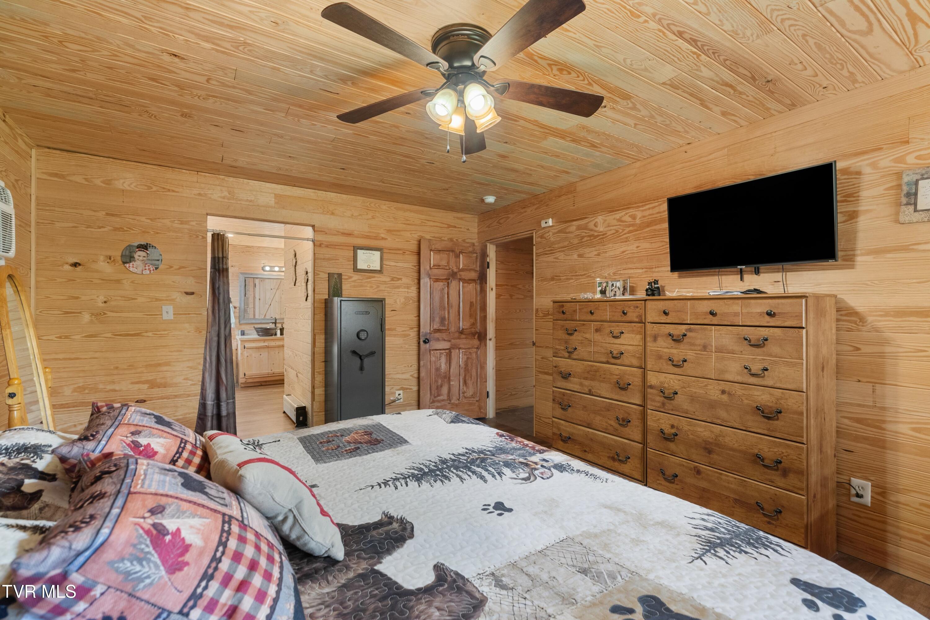 2357 Hall Road Dandridge, TN 37725 - Photo 17 of 58 018-2357HallRoad-Dandridge-TN-37725-SMAL