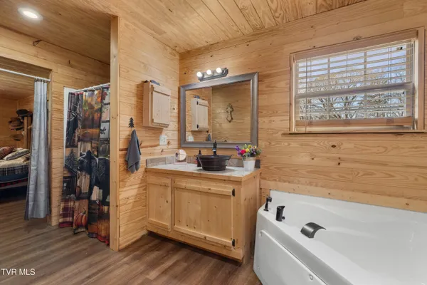 $699,900 | 2357 Hall Road, Dandridge, TN 37725