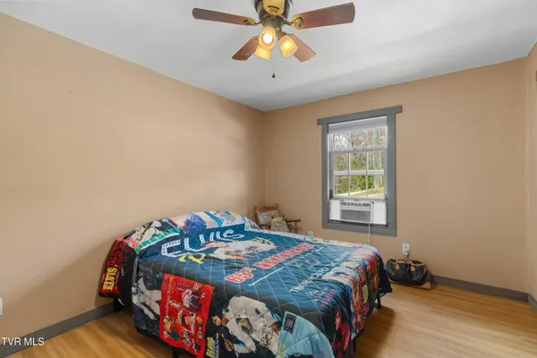 $699,900 | 2357 Hall Road, Dandridge, TN 37725