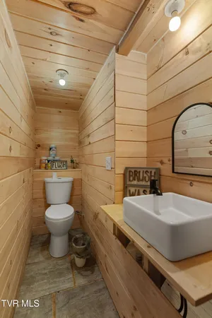 $699,900 | 2357 Hall Road, Dandridge, TN 37725