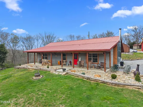 $699,900 | 2357 Hall Road, Dandridge, TN 37725