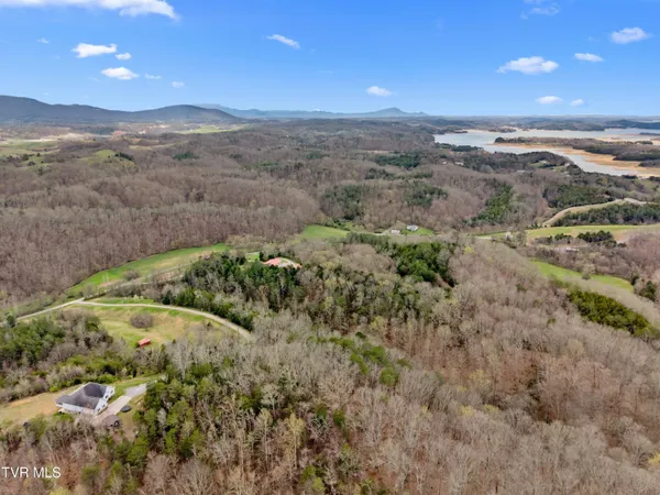 $699,900 | 2357 Hall Road, Dandridge, TN 37725