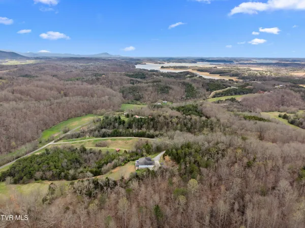 $699,900 | 2357 Hall Road, Dandridge, TN 37725