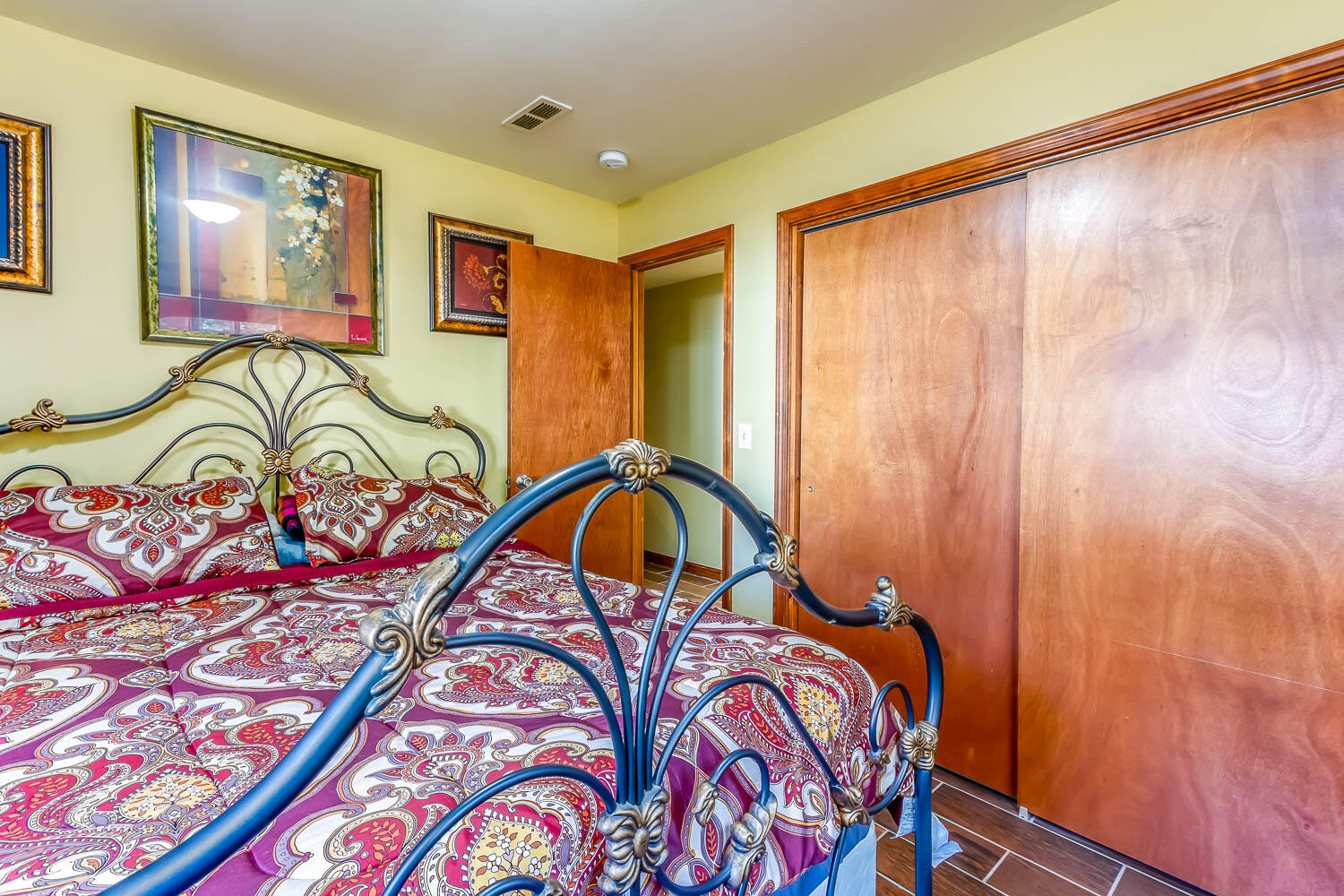 53345 Andrews Road La Pine, OR 97739 - Photo 15 of 42 Alt view main level guest bedroom
