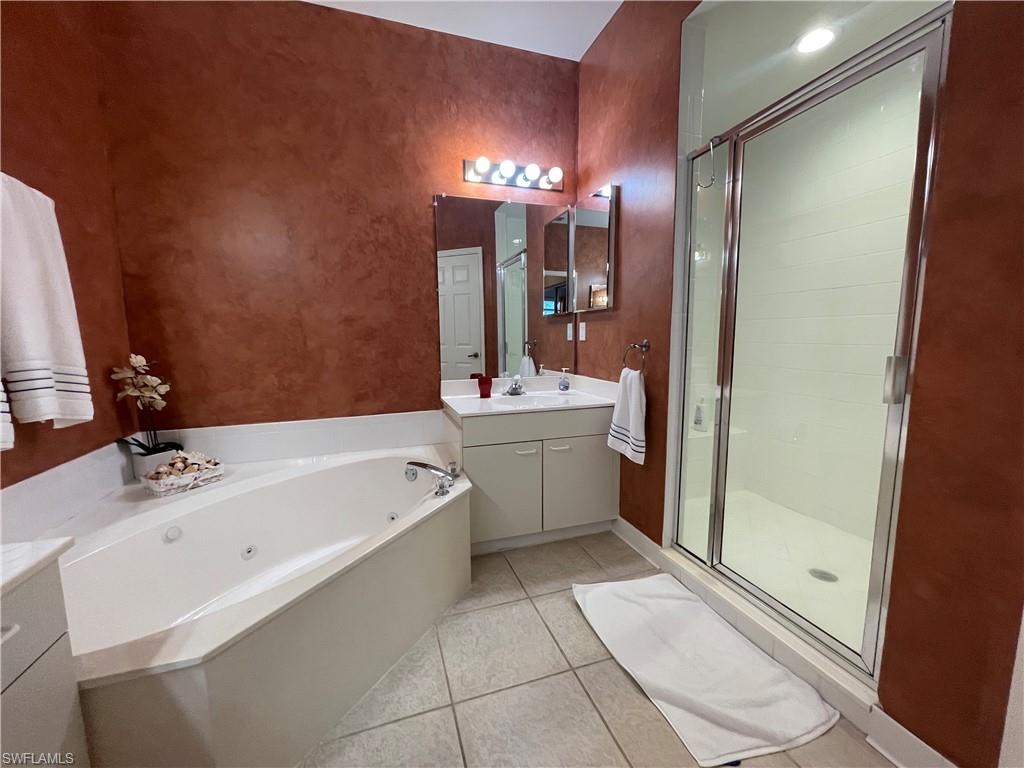 2021 Crestview Way, Unit 113 Naples, FL 34119 - Photo 18 of 25