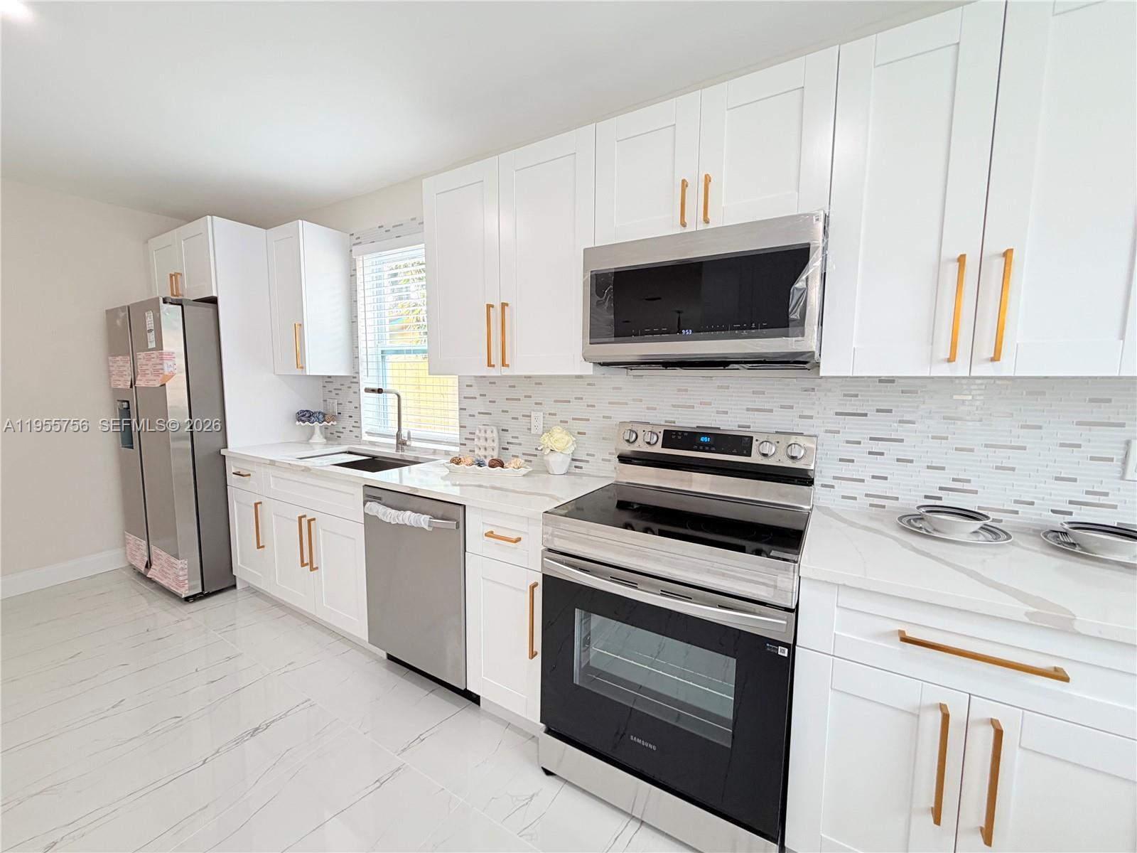 4241 Thomas Street Hollywood, FL 33021 - Photo 41 of 91