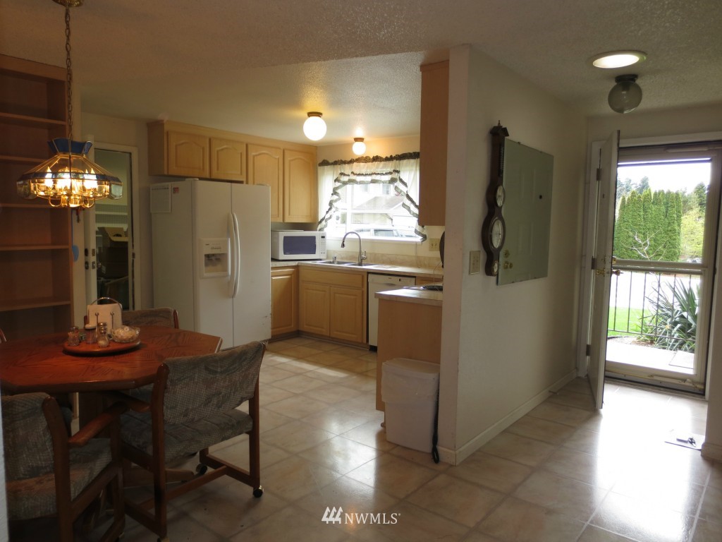 16409 25th Avenue Southeast Bothell, WA 98012 - Photo 5 of 20 Gallery Image 5