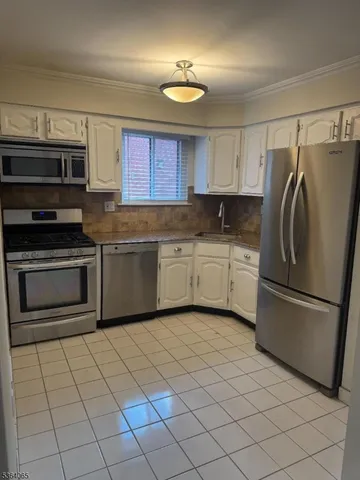 $3,650 | 250 Ridgedale Avenue, Unit B 8, Florham Park, NJ 07932