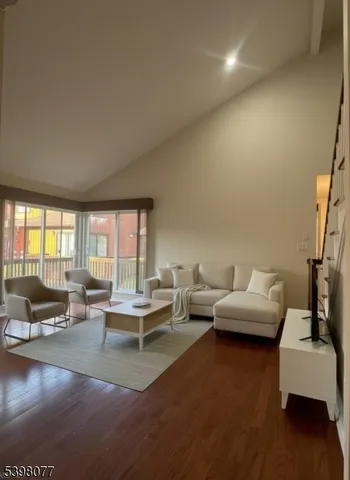 $3,650 | 250 Ridgedale Avenue, Unit B 8, Florham Park, NJ 07932