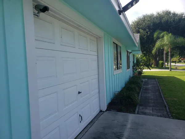 $3,500 | 8350 Southeast Sweetbay Drive, Hobe Sound, FL 33455