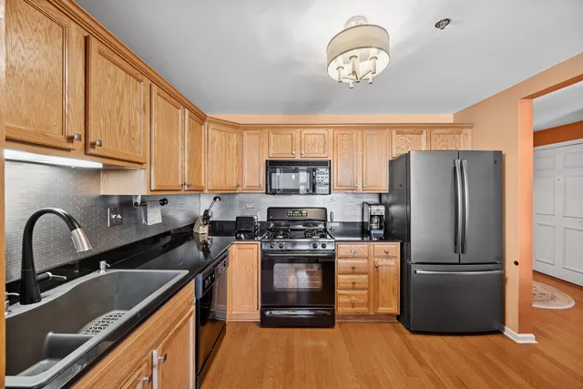 $285,000 | 1930 North Harlem Avenue, Unit 503, Elmwood Park, IL 60707