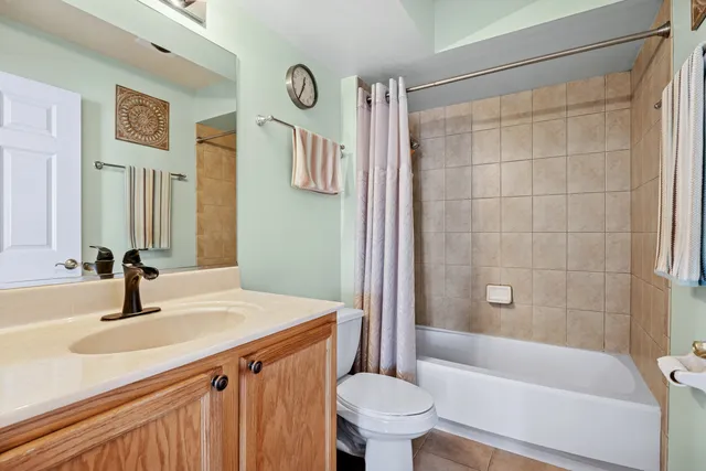 $285,000 | 1930 North Harlem Avenue, Unit 503, Elmwood Park, IL 60707