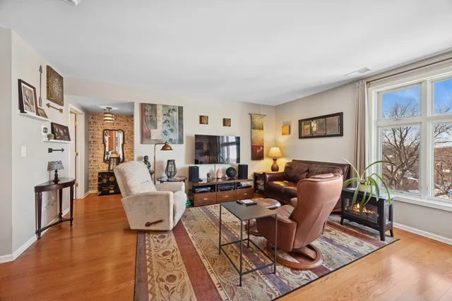 $285,000 | 1930 North Harlem Avenue, Unit 503, Elmwood Park, IL 60707