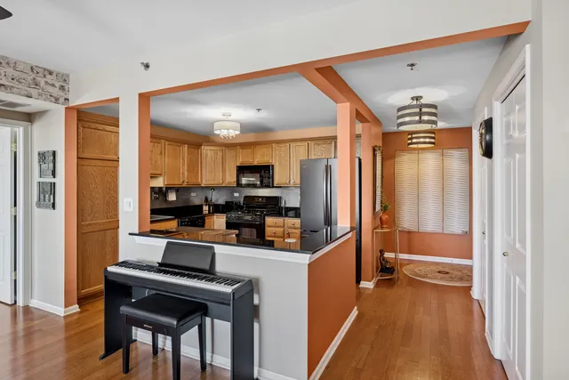 $285,000 | 1930 North Harlem Avenue, Unit 503, Elmwood Park, IL 60707