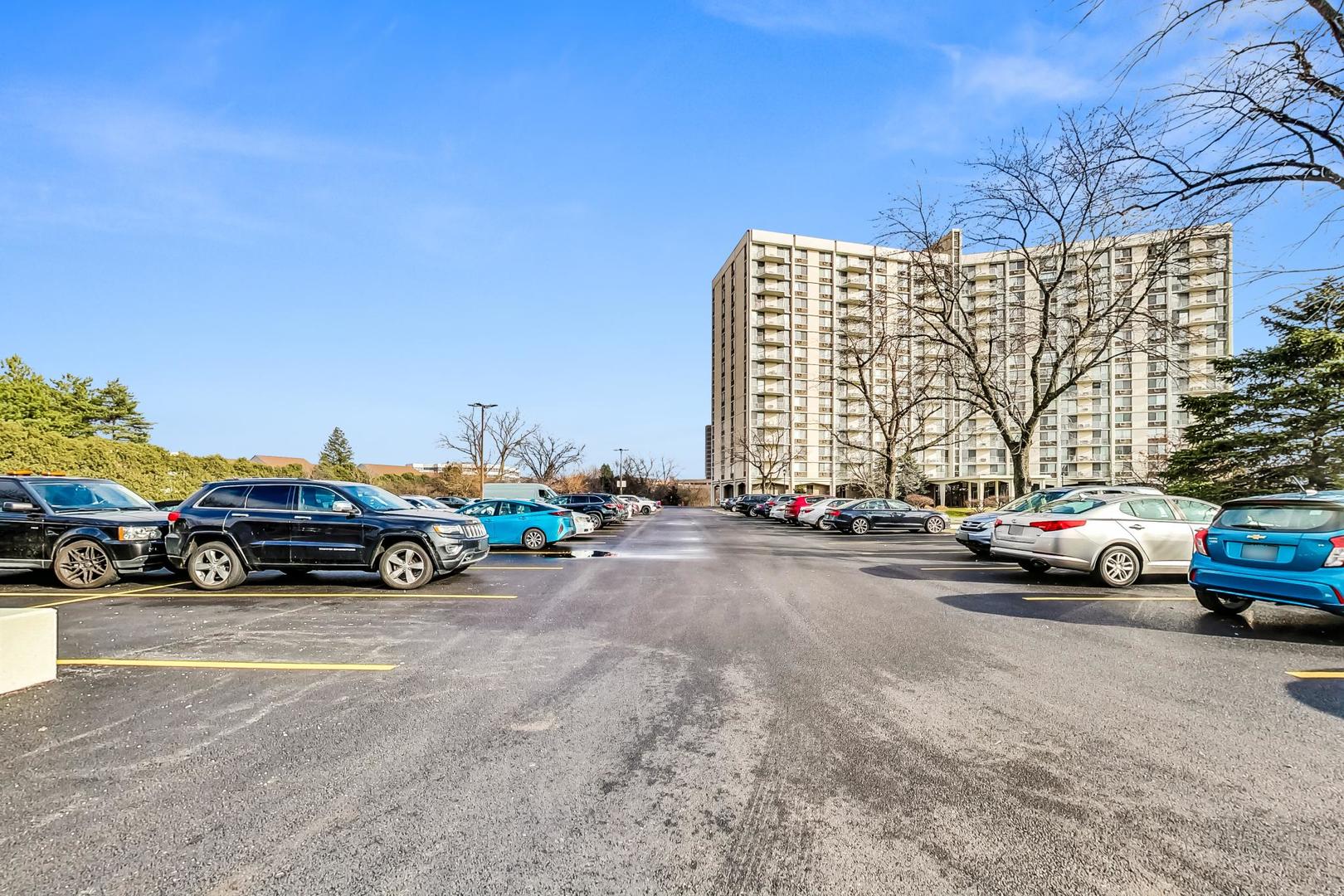 40 North Tower Road, Unit 4F Oak Brook, IL 60523 - Photo 31 of 32