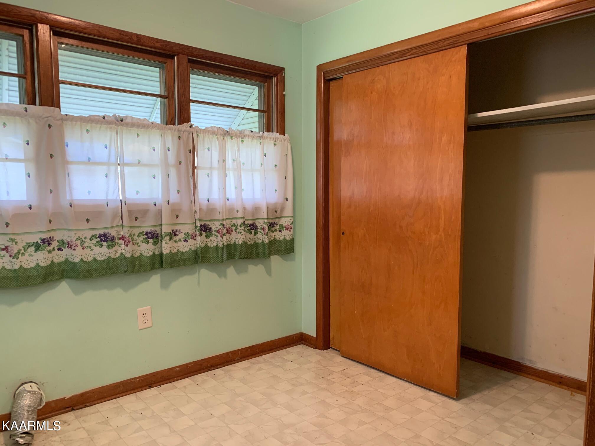 955 Davis Chapel Road La Follette, TN 37766 - Photo 3 of 13 pic 6