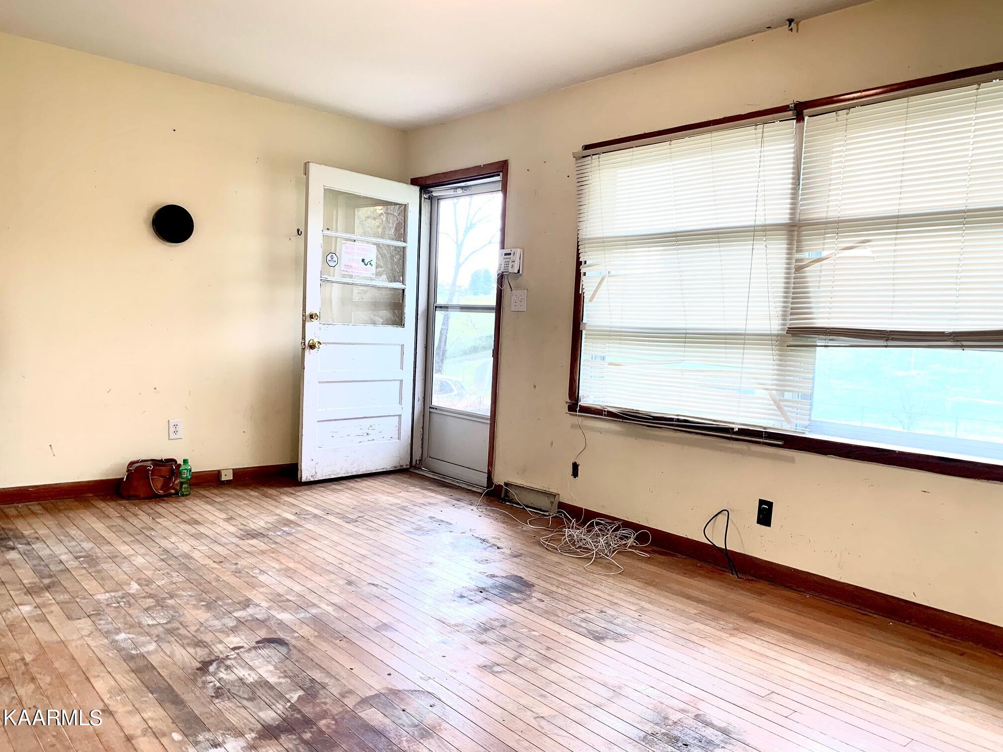 955 Davis Chapel Road La Follette, TN 37766 - Photo 4 of 13 pic 10