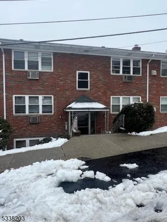 $2,400 | 10 Berton Place, Unit 10, Nutley, NJ 07110