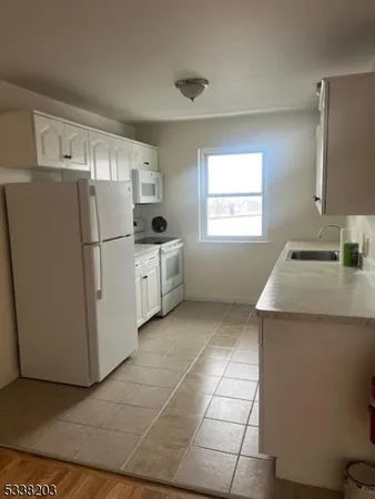 $2,400 | 10 Berton Place, Unit 10, Nutley, NJ 07110