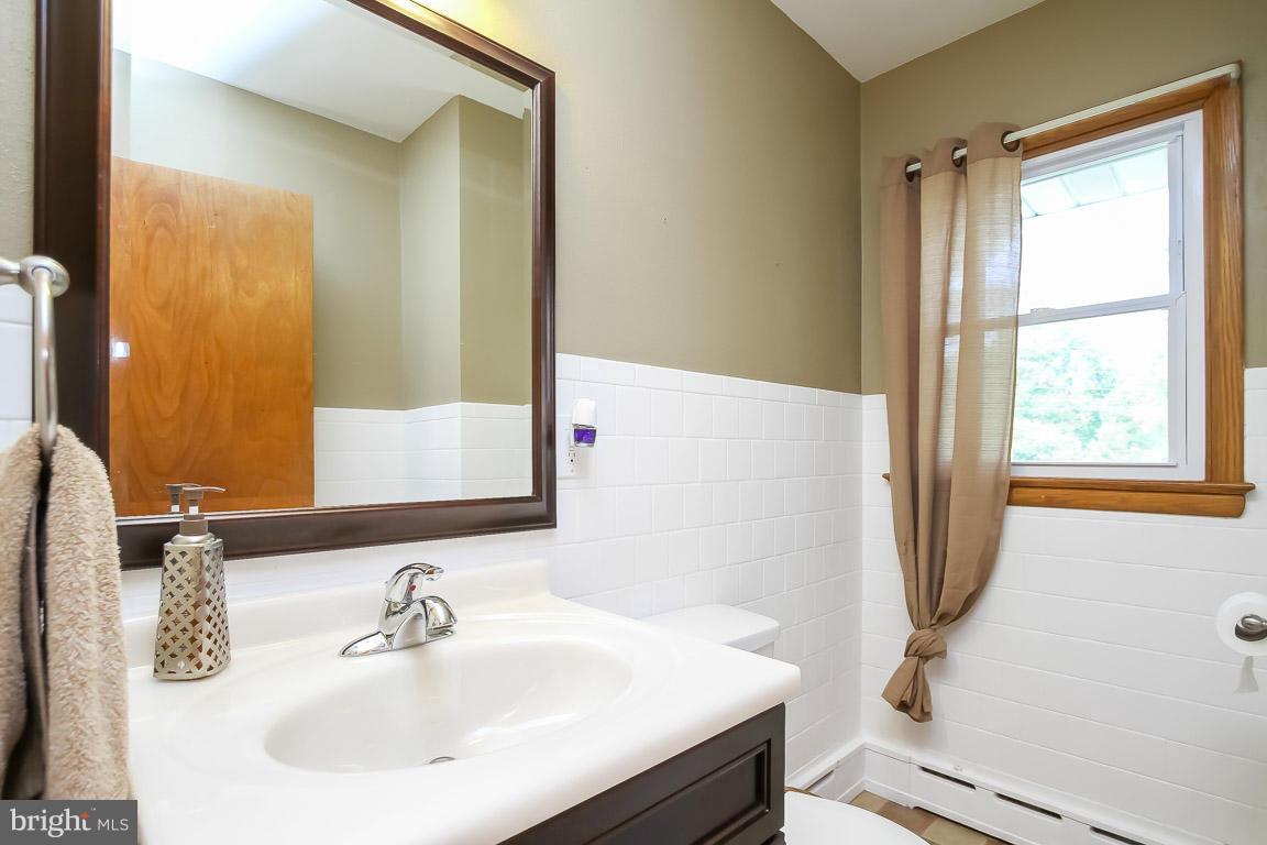 109 Trevanion Road Taneytown, MD 21787 - Photo 15 of 25 Bath