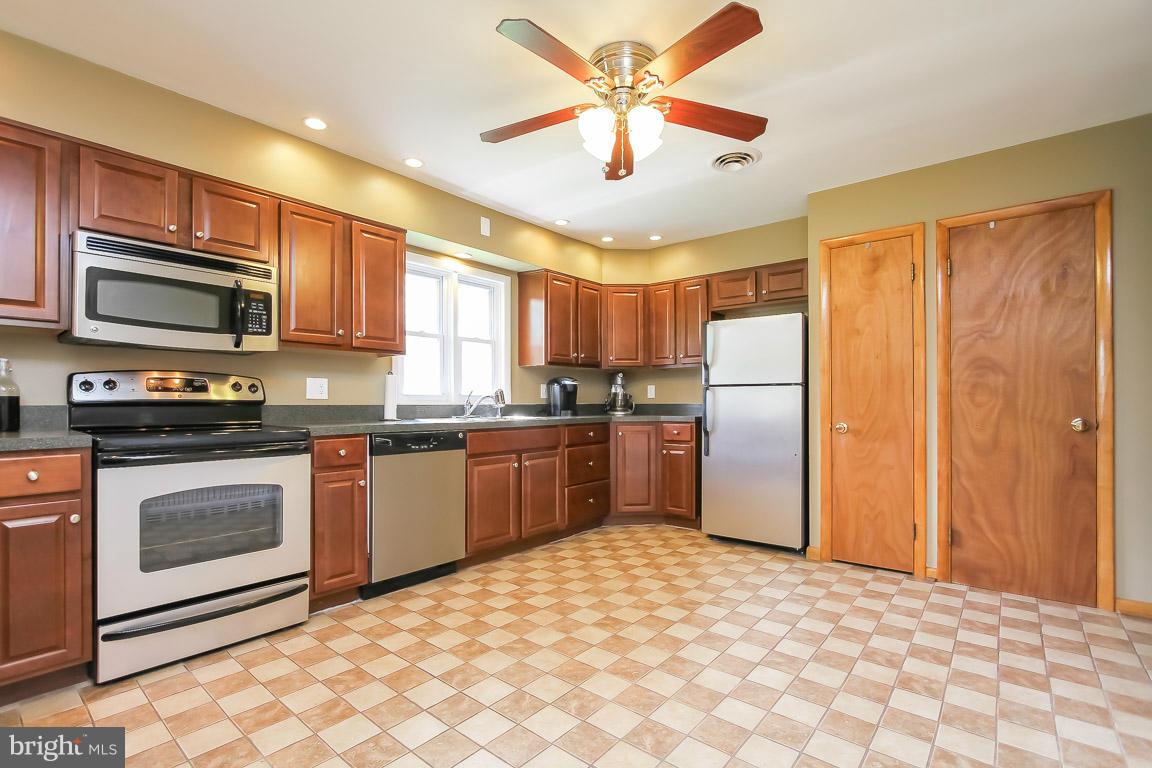 109 Trevanion Road Taneytown, MD 21787 - Photo 4 of 25 Kitchen