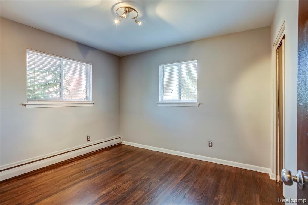 629 West Maple Road, Unit 2 Clawson, MI 48017 - Photo 4 of 15