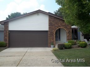 21 Champlain Drive Springfield, IL 62707 - Photo 2 of 24