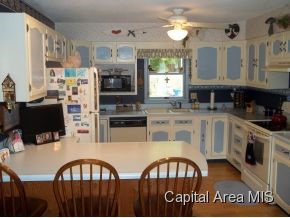 21 Champlain Drive Springfield, IL 62707 - Photo 5 of 24