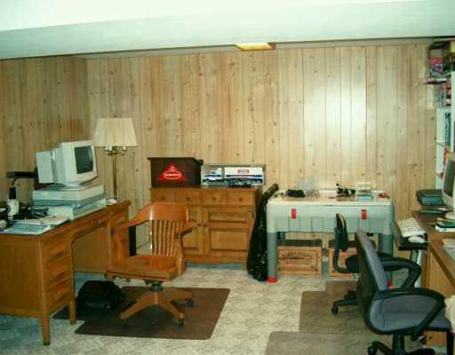 142 Galley Road Canonsburg, PA 15317 - Photo 8 of 8 Den/Family/Great Room.