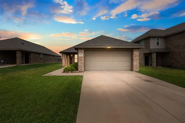 $239,900 | 1508 Blue Jay Drive, Ennis, TX 75119