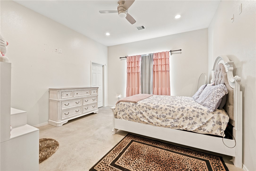 39595 Bosque Road Hempstead, TX 77445 - Photo 21 of 32