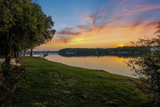 $10,700,000 | 1700 Lakeshore Drive, Austin, TX 78746