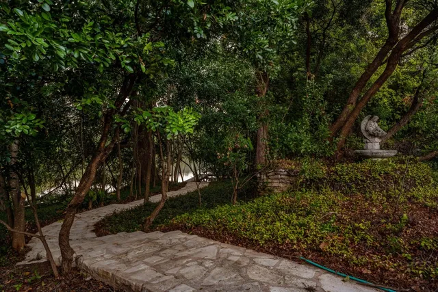 $10,700,000 | 1700 Lakeshore Drive, Austin, TX 78746