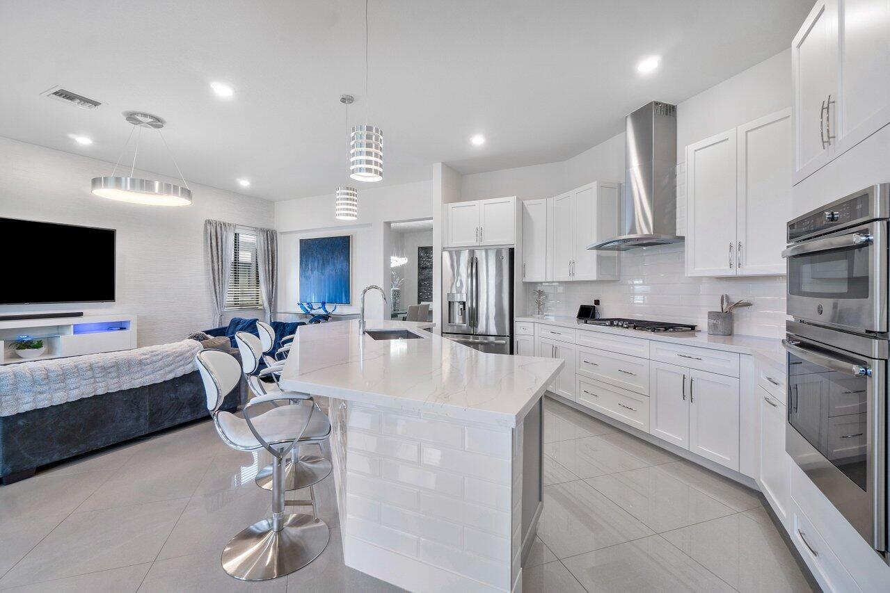 10825 Pacifica Way Parkland, FL 33076 - Photo 13 of 41 013-10825PacificaWay-Parkland-FL-33076-S