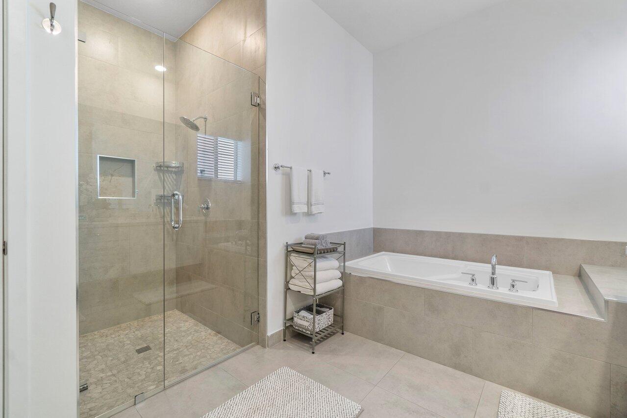 10825 Pacifica Way Parkland, FL 33076 - Photo 20 of 41 021-10825PacificaWay-Parkland-FL-33076-S