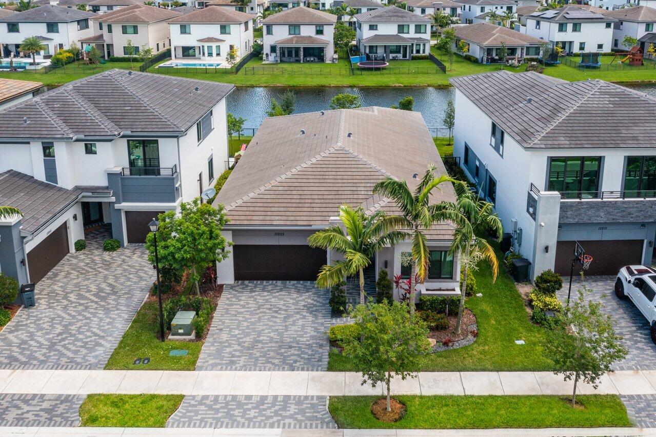 10825 Pacifica Way Parkland, FL 33076 - Photo 29 of 41 032-10825PacificaWay-Parkland-FL-33076-S