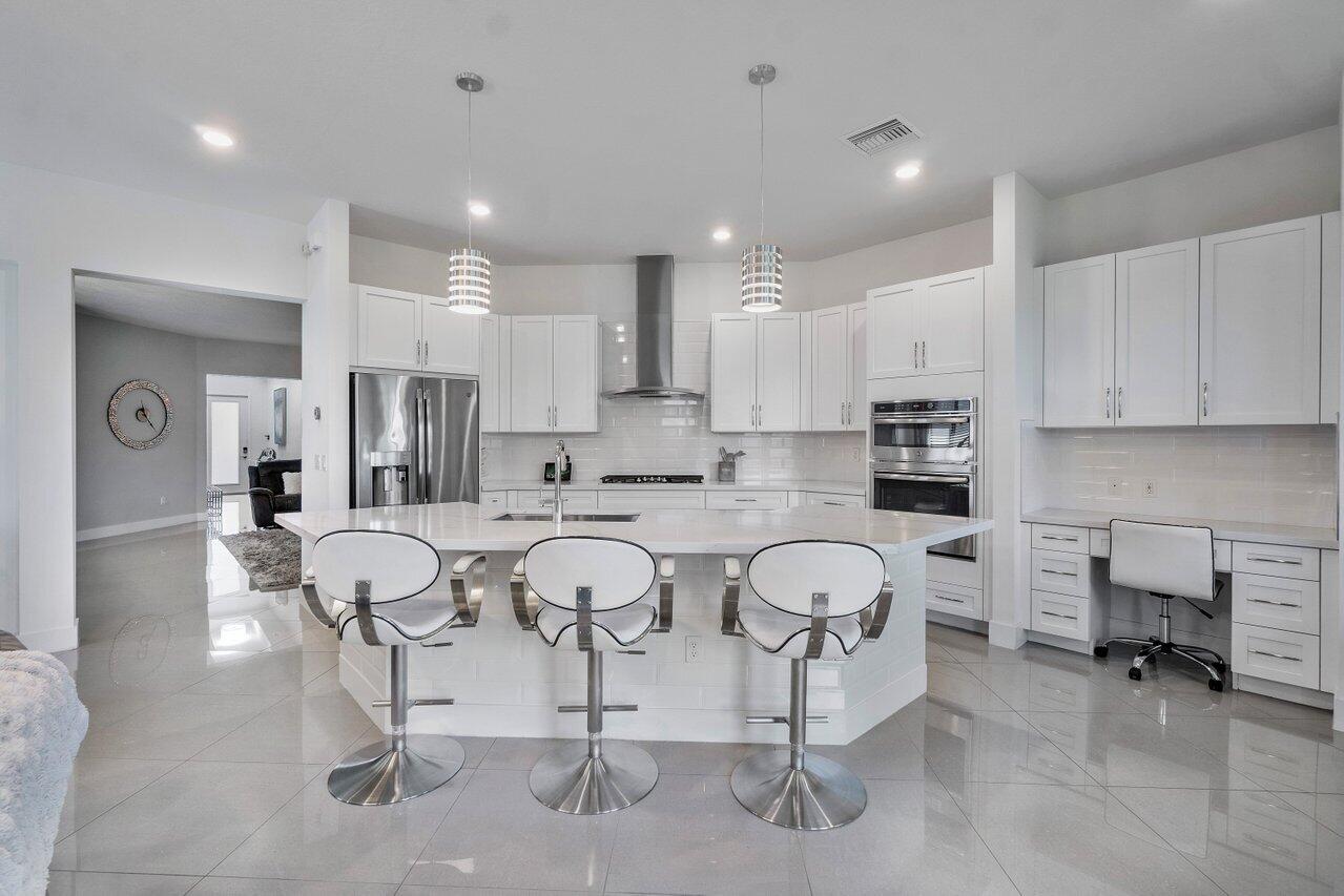 10825 Pacifica Way Parkland, FL 33076 - Photo 5 of 41 010-10825PacificaWay-Parkland-FL-33076-S