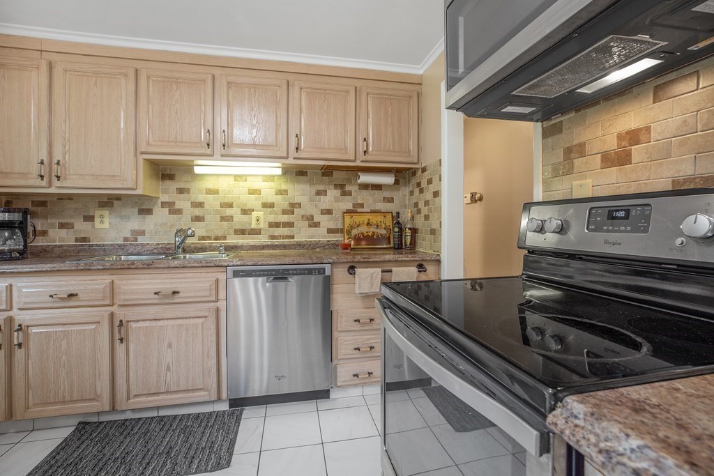 3 Bellwood Road Framingham, MA 01701 - Photo 17 of 40 Gallery Image 17