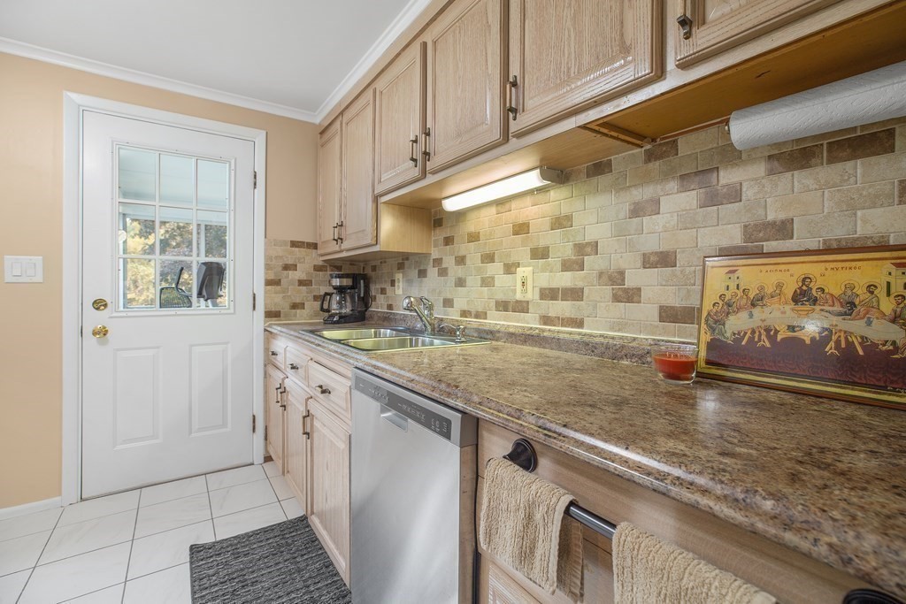 3 Bellwood Road Framingham, MA 01701 - Photo 19 of 40 Gallery Image 19
